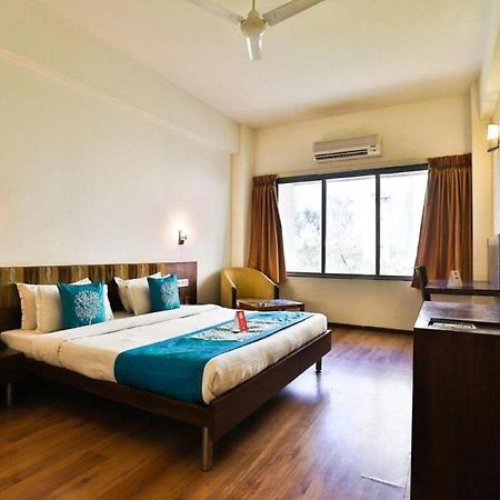 Hotel President Inn By Sky Stays Gandhinagar Bagian luar foto